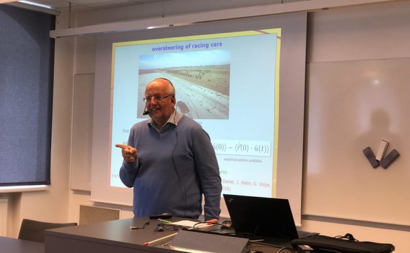 Colloquium on active matter by Hartmut Löwen, PJ Lecture Hall, 13 sep 2018